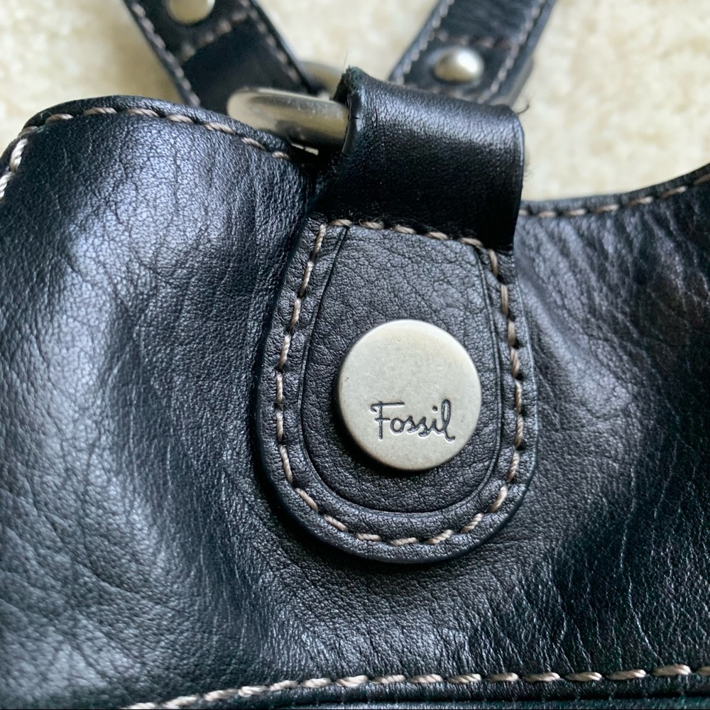 Fossil Black Leather Shoulder Purse with magnets - Picture 3 of 13